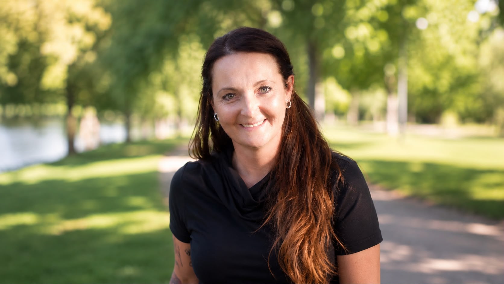 Jeanine Schlögl im Park
